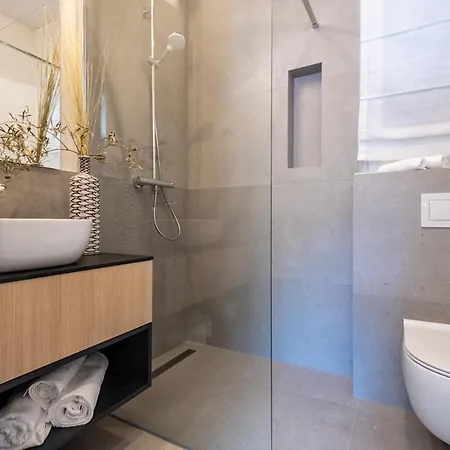 Luxury Seaview - Luna Apartment *